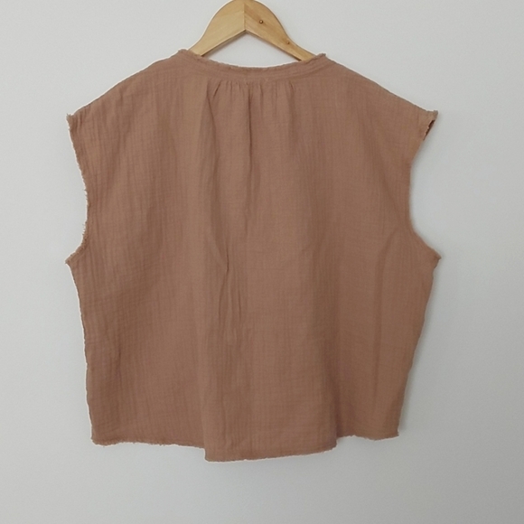NWT Aerie Gauzy 100% Cotton Sleeveless Crop Top Frayed Light Brown Size Medium - Picture 3 of 8